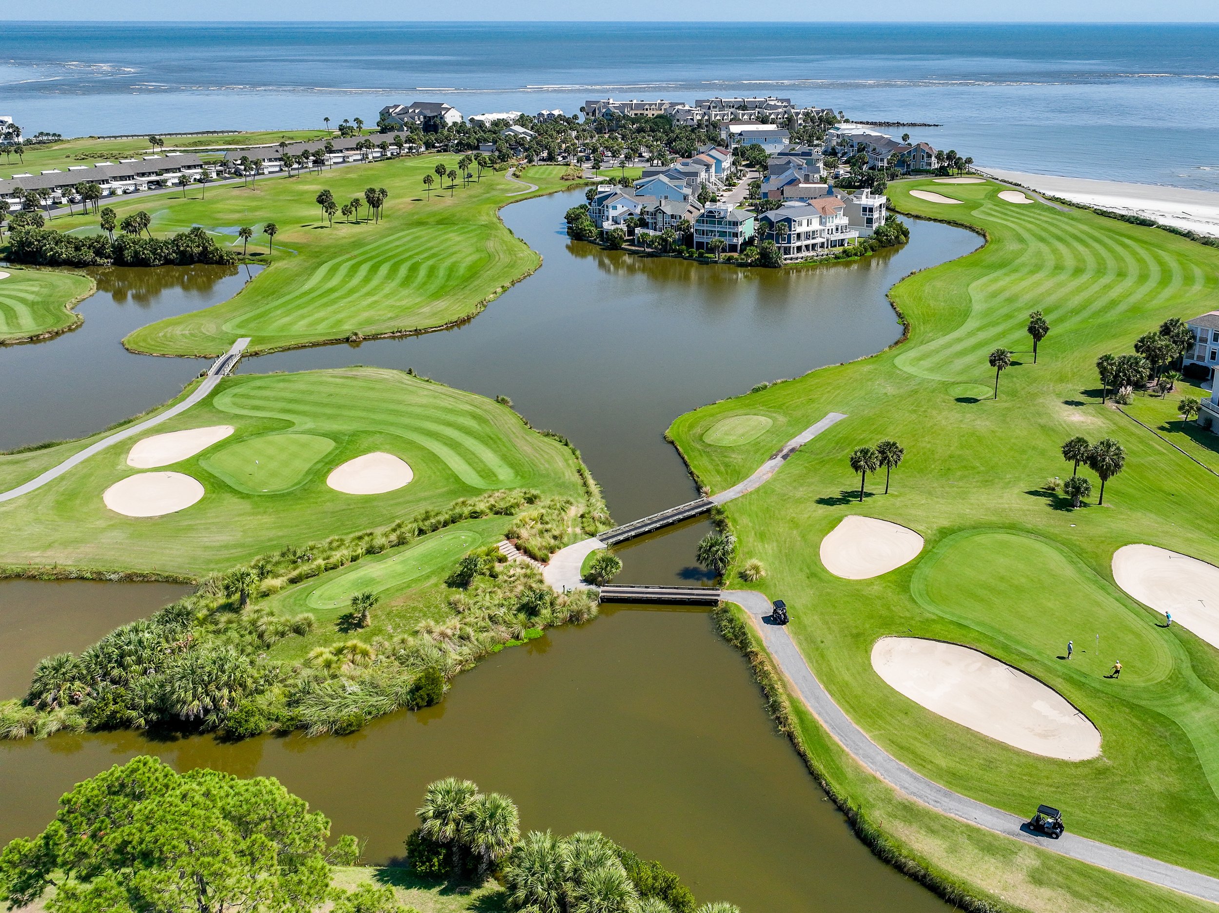 South Carolina golf course surrounded by ocean